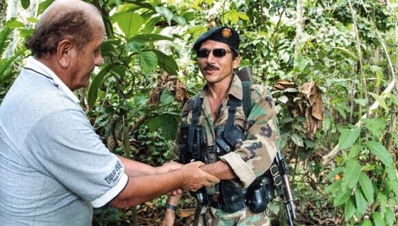 “Eres valiente. Me buscaste durante días y estás en mi territorio”, le dijo ‘Tiberio’ a Javier Ascue. El cabecilla de las FARC sería abatido 2 años después por el Ejército de Colombia.