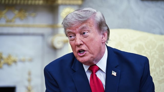 Trump amenaza con atacar plantas de energía de Irán la próxima semana si no hay acuerdo