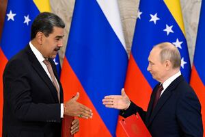 Rusia niega que haya ordenado la evacuación de su embajada en Venezuela por la tensión con Estados Unidos