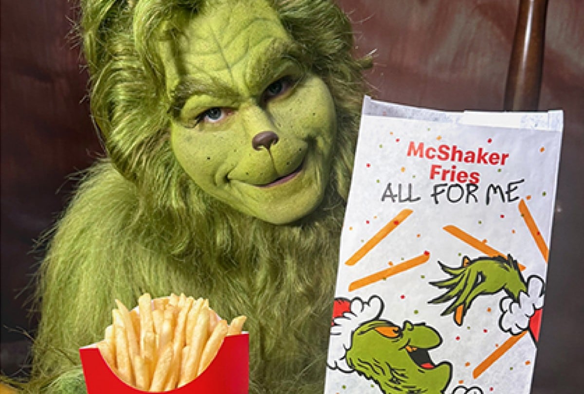 Las nuevas Grinch Salt McShaker Fries se convierten en el ingrediente estrella del Grinch Happy Meal. | Crédito: McDonald’s