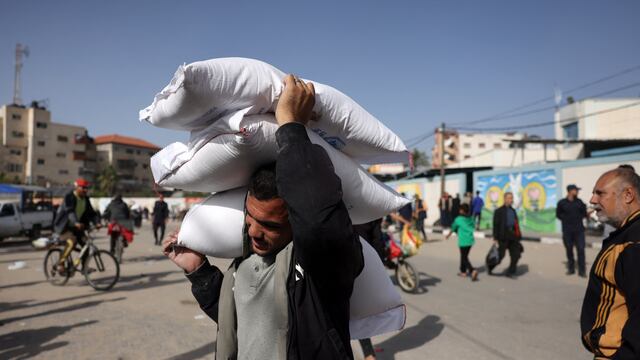 EE.UU. envía tres aviones militares a Egipto con ayuda para Gaza