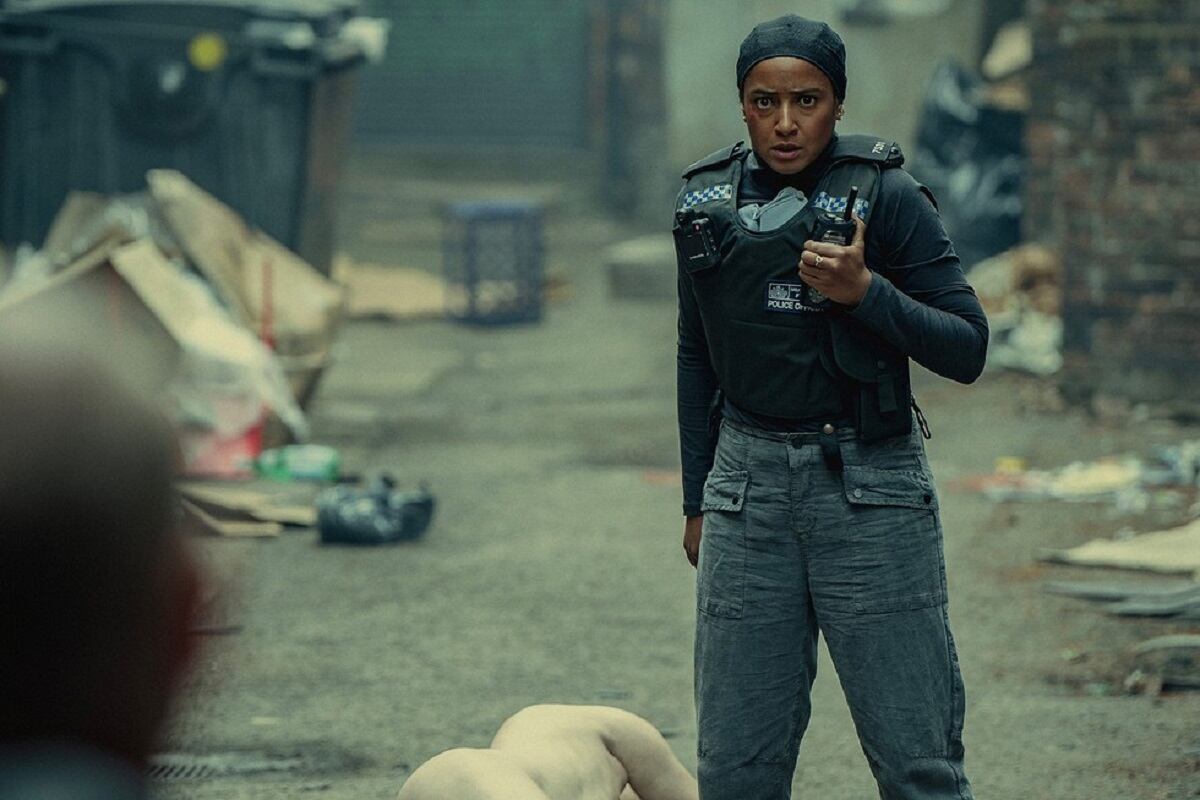 Amaka Okafor como Shahara Hasan en la serie británica "Cadáveres" (Foto: Netflix)