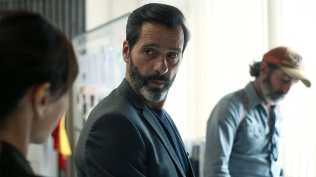 Juan Pablo Shuk como René en una escena de la serie española "Entrevías" (Foto: Mediaset España)