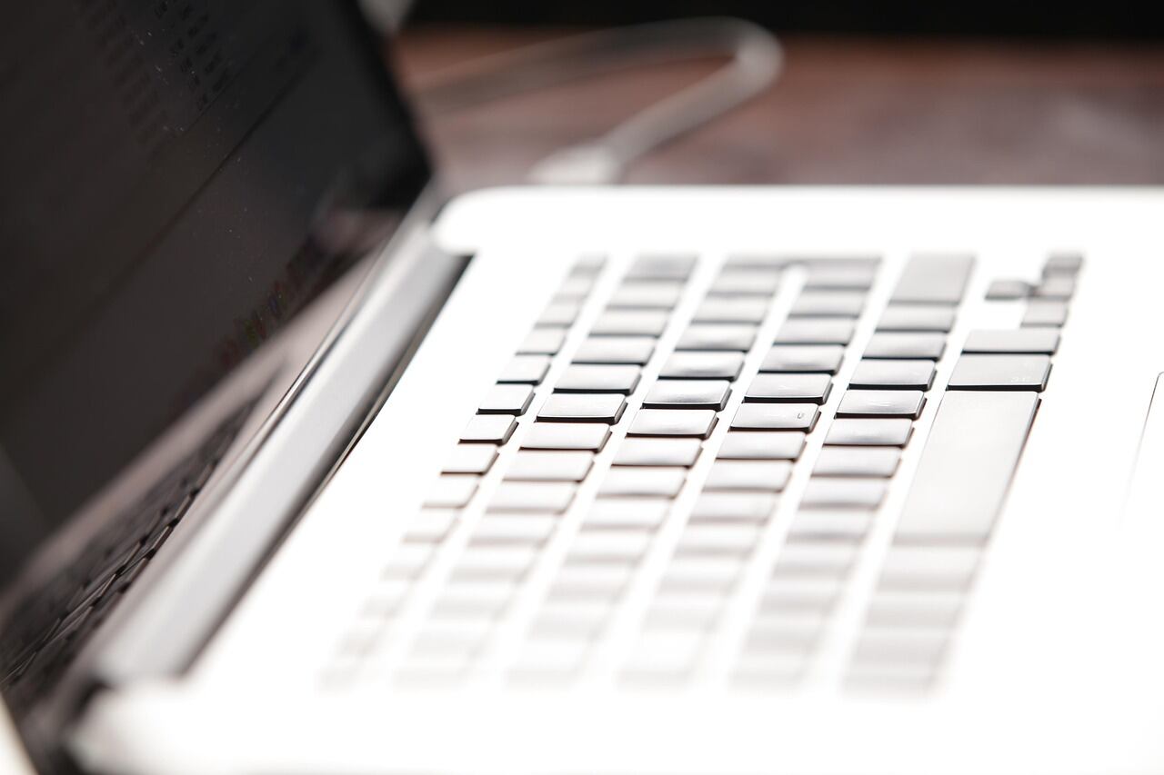 Cientos de personas usan ChatGPT en su día a día.