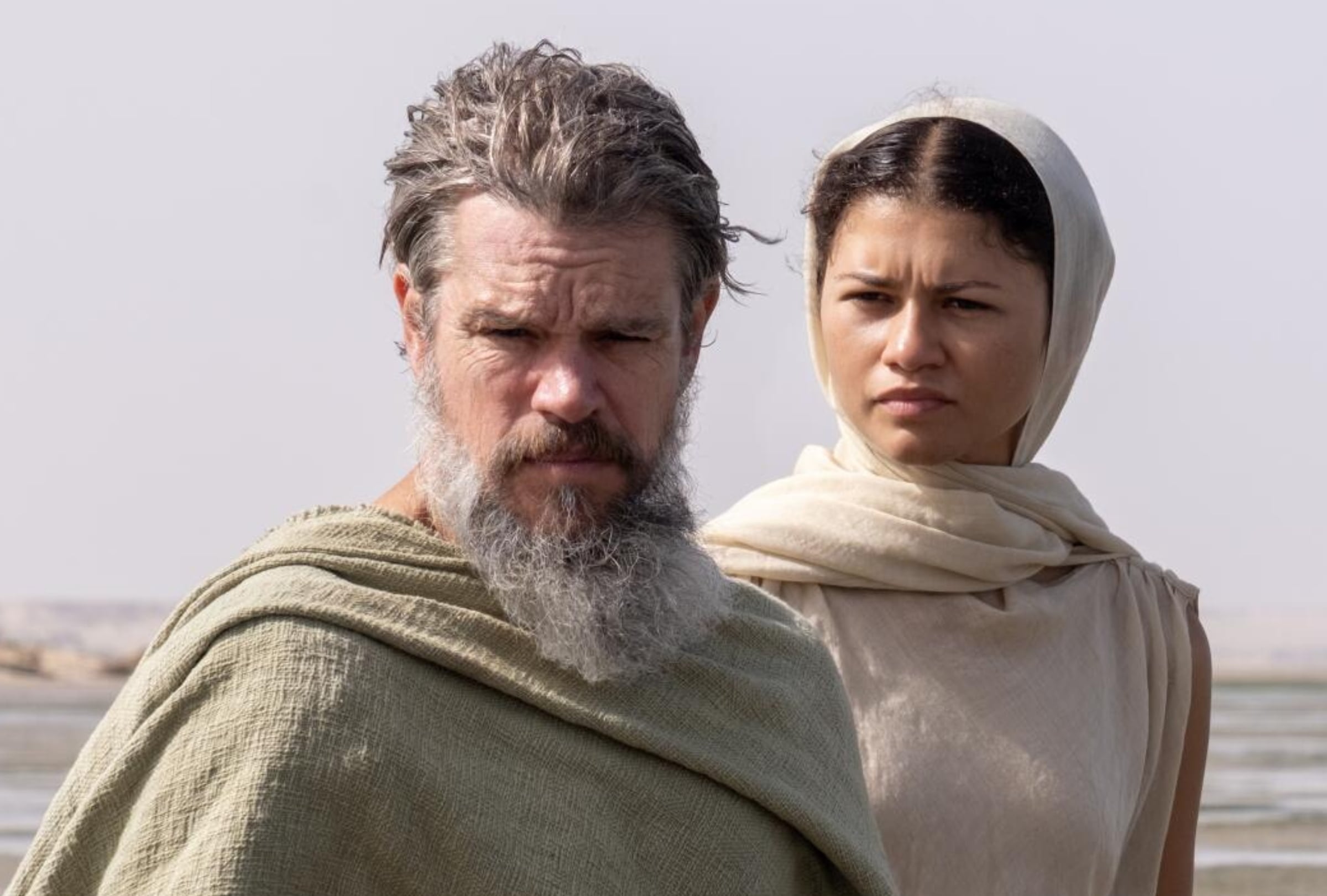 Matt Damon interpreta a Odiseo y Zendaya interpreta a Atenea en una escena de la película