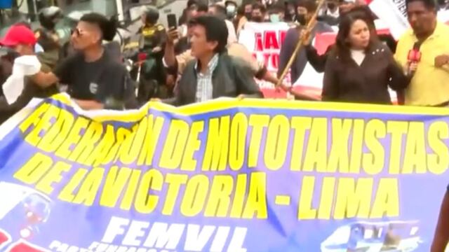 Mototaxistas marchan exigiendo la expulsión de ilegales y mafias extranjeras