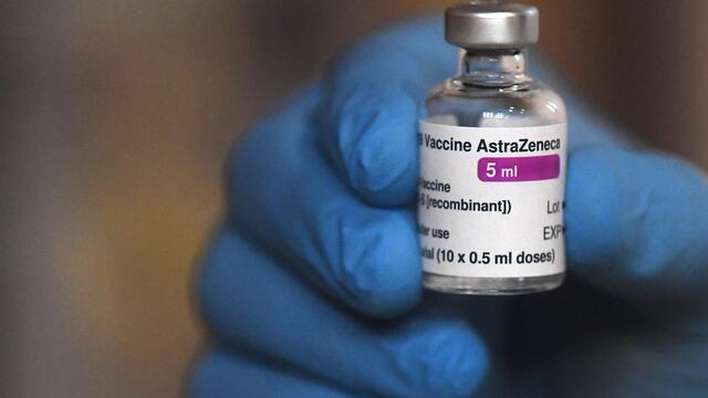 Reino Unido reporta 19 muertos tras vacunarse con AstraZeneca contra el coronavirus