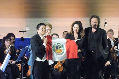 Iván Ayón gana premio Pavarotti en Italia