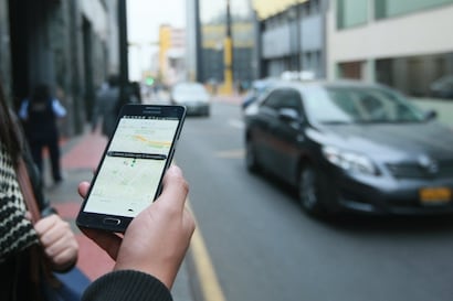 Aún no entienden cómo funcionan las apps de taxis