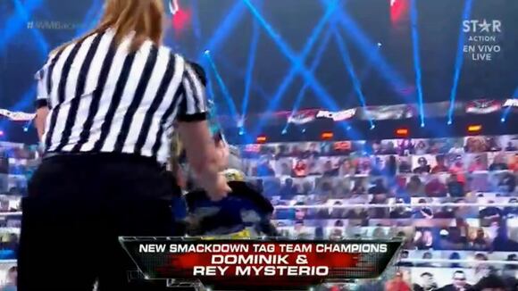 Dominik Mysterio y Rey Mysterio ganaron los campeonatos en pareja | Video: WWE