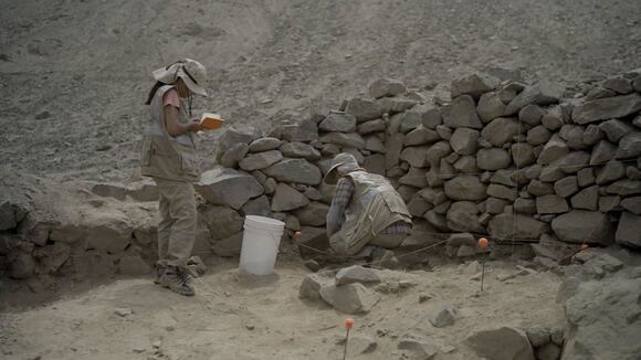 Arqueólogos descubren restos de cuerpos y artefactos de la cultura Inca en Cobián | 1