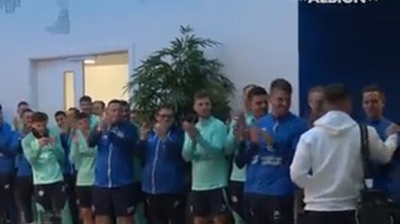 Mac Allister recibido en su club