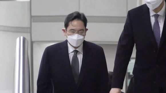 El heredero de Samsung, condenado a dos años y medio de cárcel por corrupción