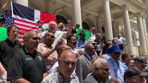 "Lo único que hizo fue defenderse": bodegueros en pie de lucha por tendero que mató a su agresor en Nueva York