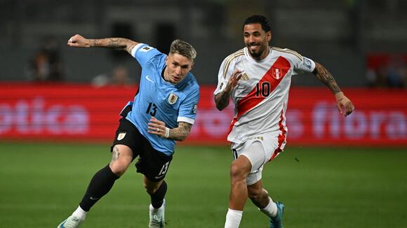 Sergio Peña y el remate que casi sorprende al portero Sergio Rochet en en el Perú vs. Uruguay. (Video: América TV)