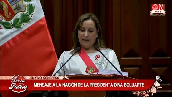 Dina Boluarte comete error durante discurso
