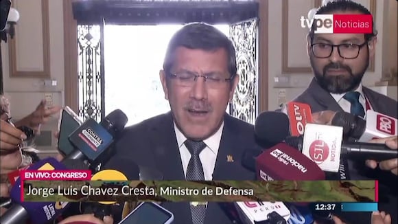 Jorge Chávez ofrece declaraciones