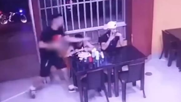 Trujillo: Falso cliente asalta a comensales en pollería