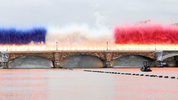 ¡Fiesta total! París 2024 rompe con gran inauguración en el Sena por primera vez en la historia