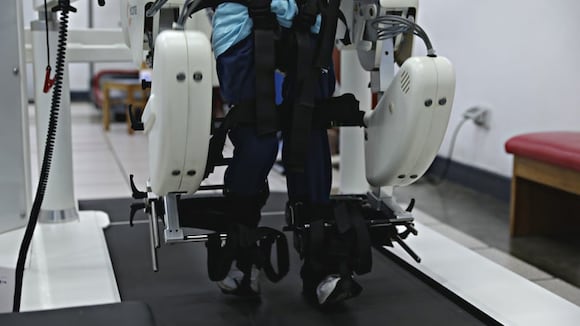 EC | Locomat: la terapia robótica como alternativa en Perú para que los niños caminen