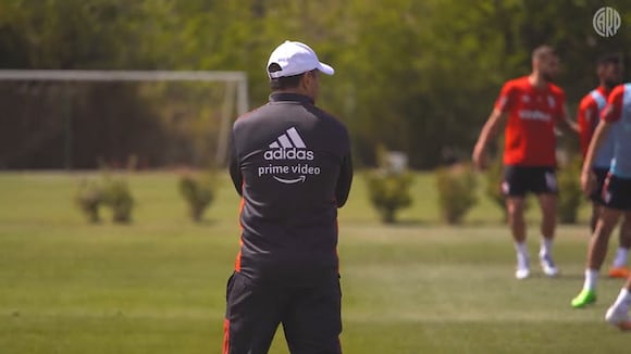 Entrenamiento de River Plate con miras al duelo ante Rosario. (Video: R. Plate)
