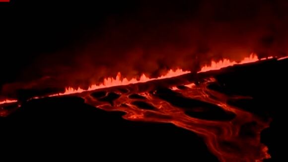 Volcán entra e erupción en Islandia