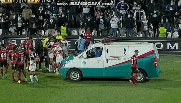 Salazar salió en ambulancia tras golpe en el Olimpia vs Flamengo. (Fuente. ESPN)