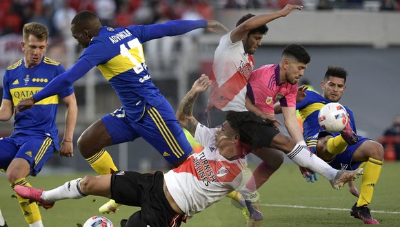 Advíncula y Zambrano: ¿son líderes en este Boca?