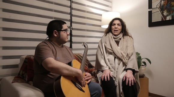 Lourdes Carhuas Tema Déjame En Paz