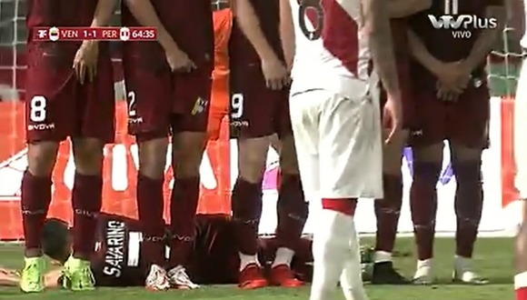 Cueva anota el 2-1 ante Venezuela | Fuente: VTV Uruguay