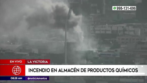 La Victoria: Incendio en almacén de productos químicos