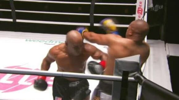 Así fue el último round de la pelea entre Mike Tyson y Roy Jones Jr. (Video: ESPN)