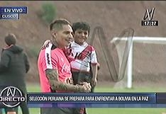 Paolo Guerrero cumplió sueño de un niño durante prácticas de la Selección Peruana