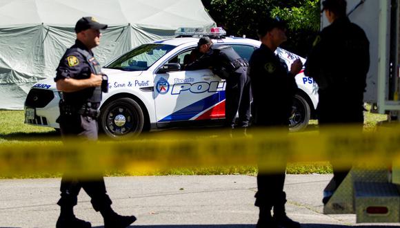 La policía acordona una escena del crimen en Toronto, Canadá. (GEOFF ROBINS / AFP).