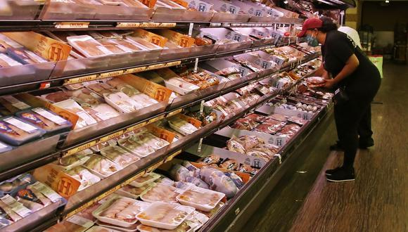 El coronavirus en Estados Unidos ha provocado que algunas tiendas como Costco y restaurantes como Wendy’s limiten sus ventas de carne. (Foto: AP)