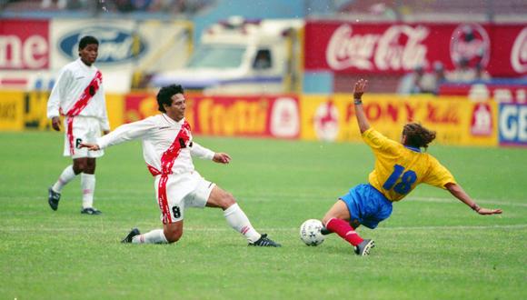 César Cueto dio cátedra en el amistoso contra Colombia. El gol peruano vino tras una asistencia suya con jugada de taco.(Foto: El Comercio)