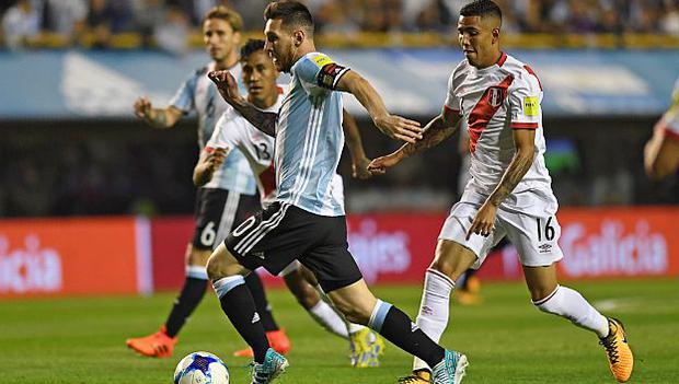 Sergio Pena started the match against Argentina and played 53 minutes.  (Photo: AFP)