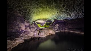 Mira los espectaculares colores de las cuevas de Abjasia