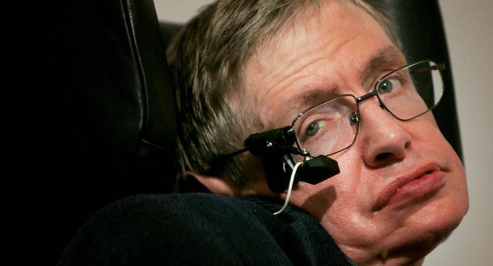 "*EFEMÉRIDES*":https://laprensa.peru.com/noticias/efemerides-62288 | Esto ocurrió un día como hoy en la historia: en 1942 nació *Stephen Hawking*, científico británico. (Foto: Bruno Vincent/Getty Images)
