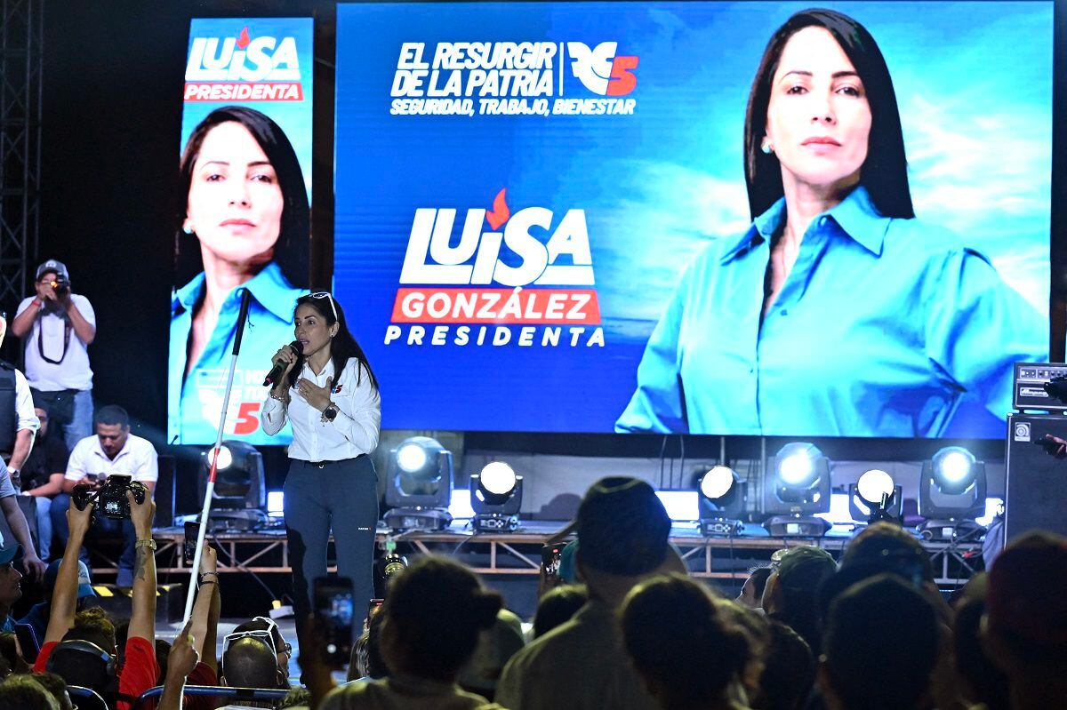 Ecuadorian presidential candidate for the Movimiento Revolución Ciudadana party, Luisa González, speaks during the closing ceremony of her campaign in Guayaquil, Ecuador, on August 17, 2023. (Photo by MARCOS PIN / AFP)