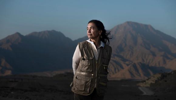 BUENA COMPAÑÍA. Shady es doctora en Antropología y Arqueología, y licenciada en Educación por la UNMSM. Antes de trabajar en Caral,
cabalgaba por la sierra norte del Perú, impulsada por su maestro Pablo Macera. Hace unos días, el Gobierno le otorgó la Orden al Mérito por Servicios Distinguidos, en el grado de Gran Cruz. (Foto: Luis Miranda)