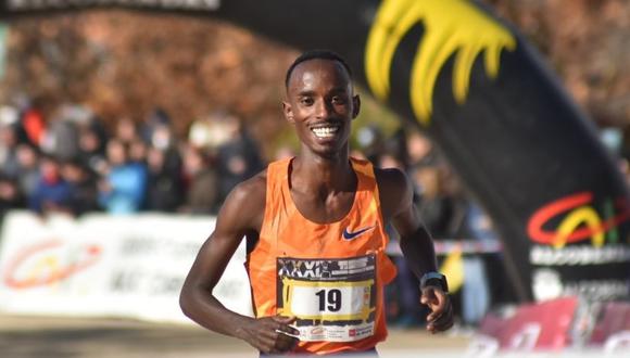 Rodrigo Kwizera cruzó la meta del Cross de Alcobendas con una camiseta que no era la de su club. (Foto: ADOC)