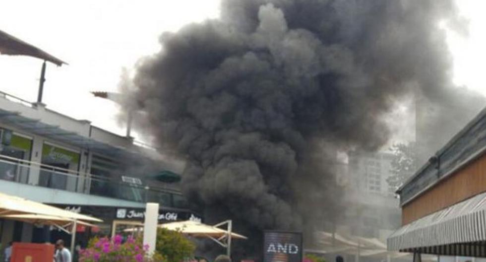 Incendio que afectó Larcomar no tiene nada que ver con APEC, asegura la Policía. (Foto: Twitter)