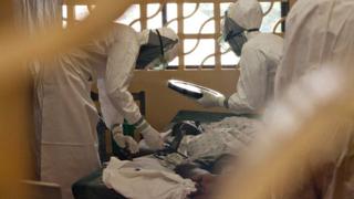 El ébola mató a destacado médico en Liberia