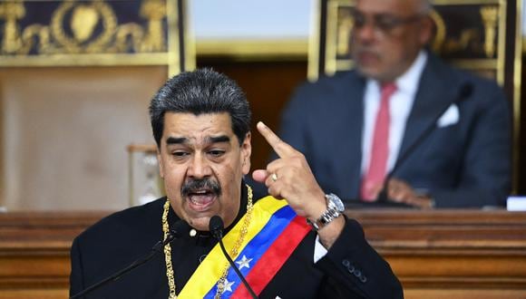 El presidente de Venezuela, Nicolás Maduro, pronuncia un discurso durante su informe anual a la Asamblea Nacional en Caracas el 12 de enero de 2023. (Foto de YURI CORTEZ / AFP)