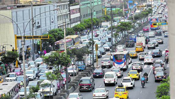 Medidas no solucionan el problema de la contaminación ambiental, señala el MEF. (Foto referencial)