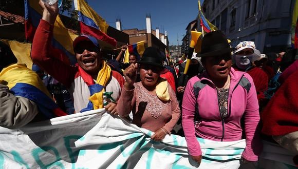 Indígenas protestan en las calles de Quito, Ecuador, el 28 de junio del 2022. (EFE/ José Jácome).