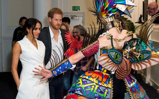 El príncipe Harry, Meghan Markle y el 'pequeño bulto' pasean por Nueva Zelanda. (Reuters).