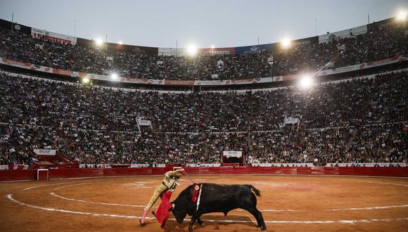 Las corridas de toros se reanudaron el domingo en la Ciudad de México después de que la Corte Suprema revocara una suspensión anterior. (Foto de Rodrigo Oropeza/AFP)
