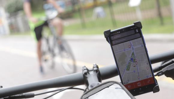 Gabriel Cabero, José Alonso Juárez, Luis Rivera y Marcial Rodas se conocen desde el colegio y los ha unido aún más la tecnología. Son los fundadores del 'Waze' para ciclistas hecho en el Perú. (Foto: Anthony Niño de Guzmán/ GEC)